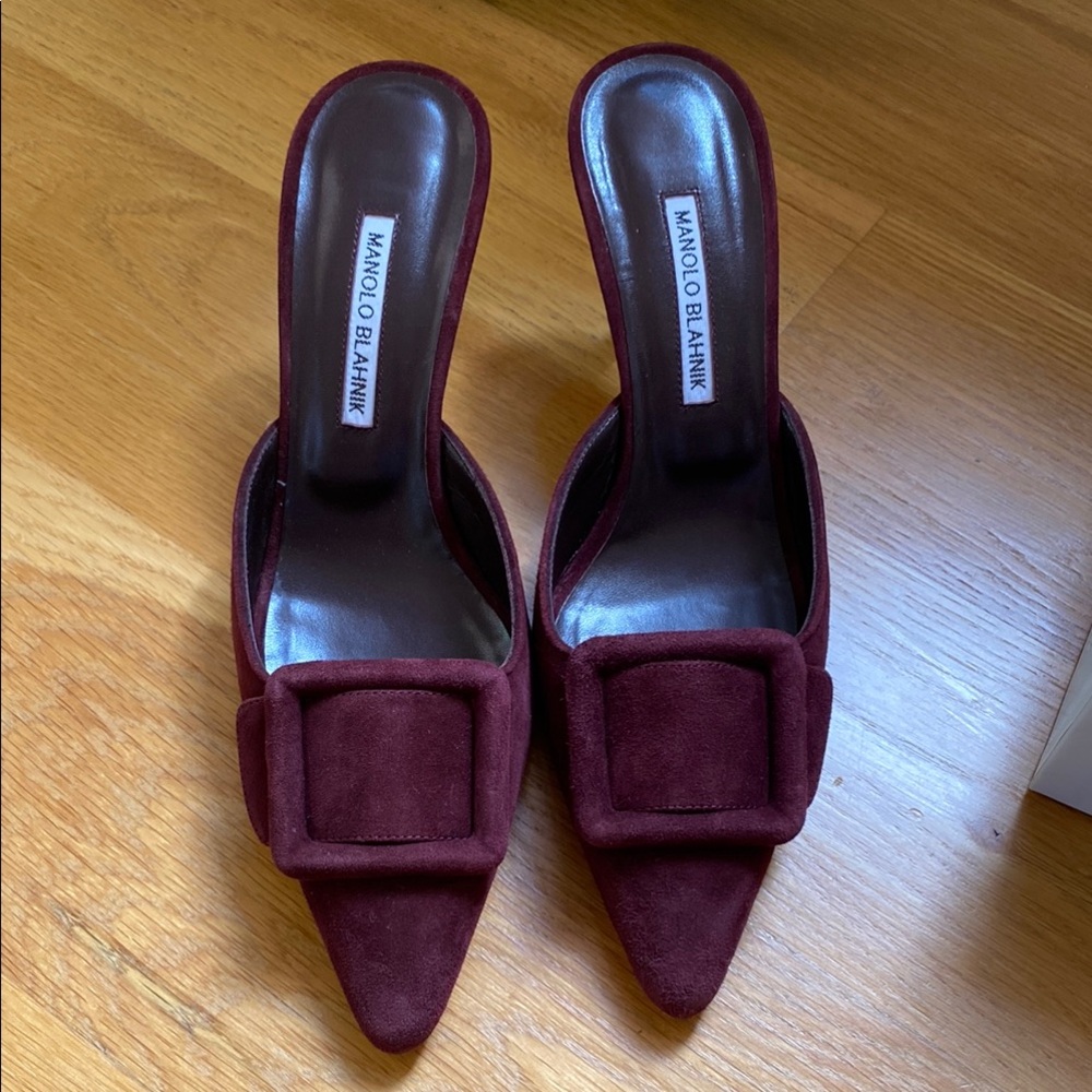 Manolo Blahnik Maysale Burgundy Mules with Pointed Toe Size 40 EU (8.5).